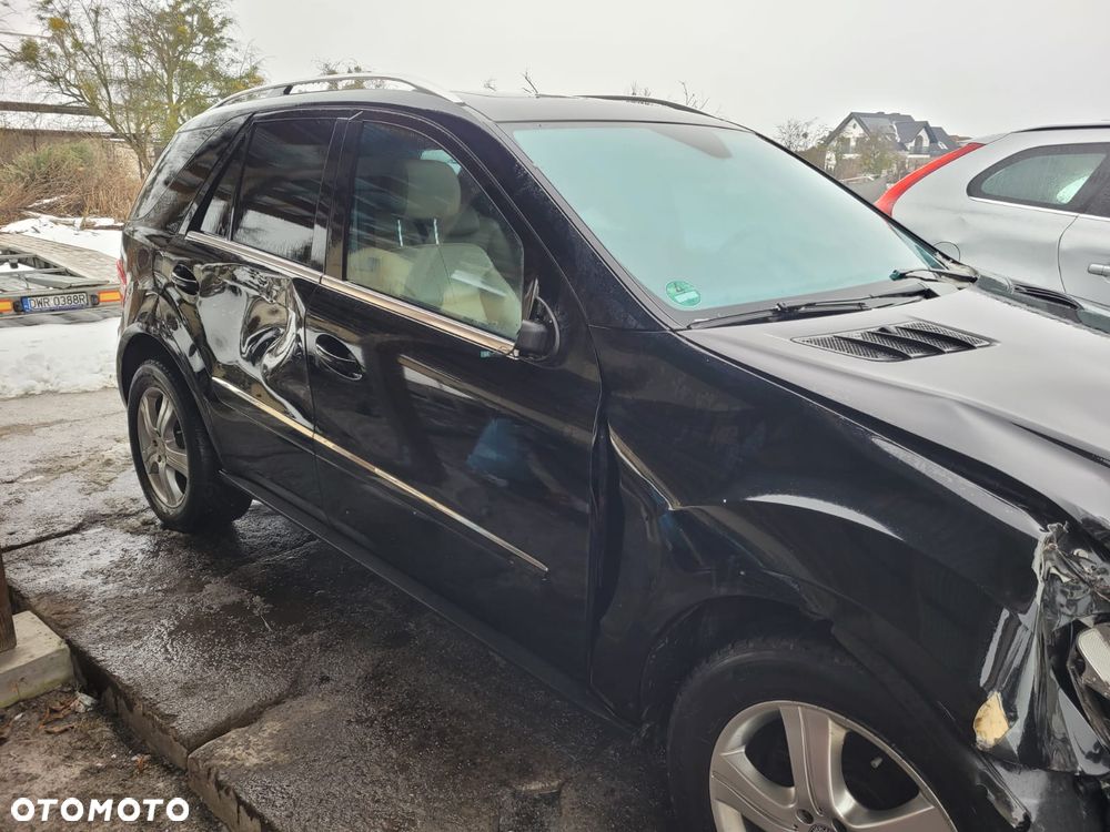 Mercedes-Benz ML - 27