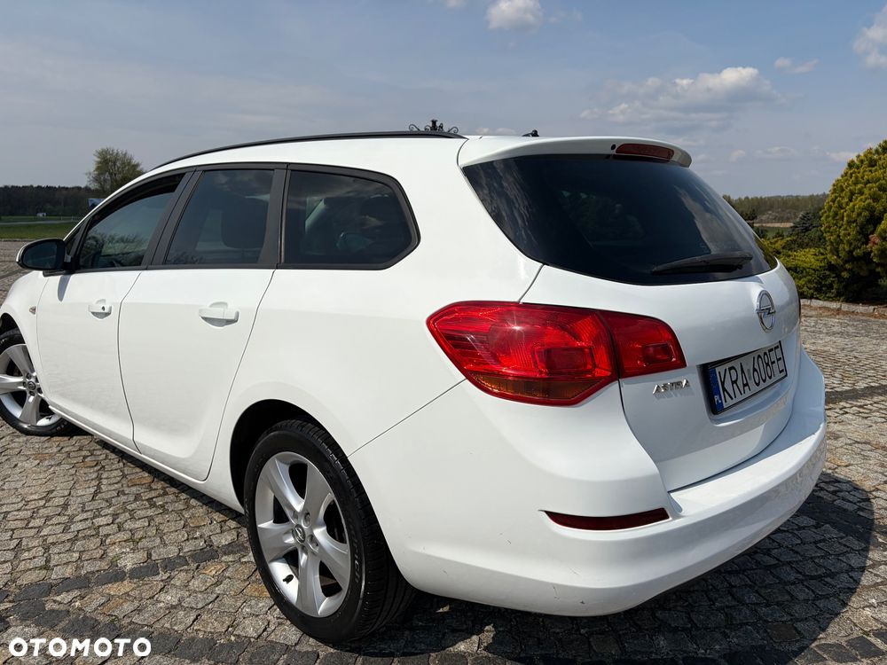 Opel Astra 1.6 Essentia - 4