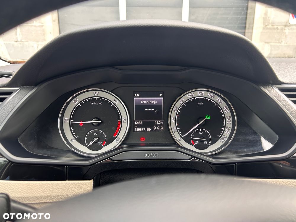 Skoda Superb 2.0 TDI 4x4 L&K DSG - 8