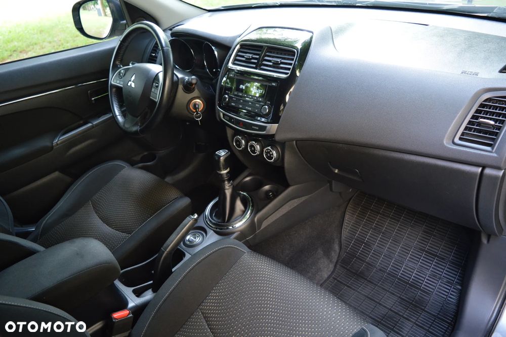 Mitsubishi ASX 1.8 DID Instyle 4WD AS&G - 25