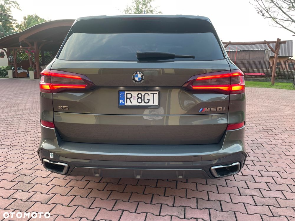 BMW X5 M M50i - 9