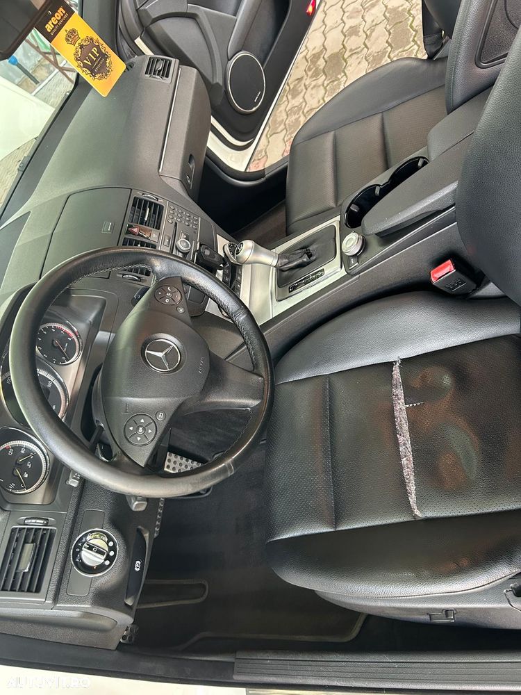 Mercedes-Benz C 300 4-Matic - 6