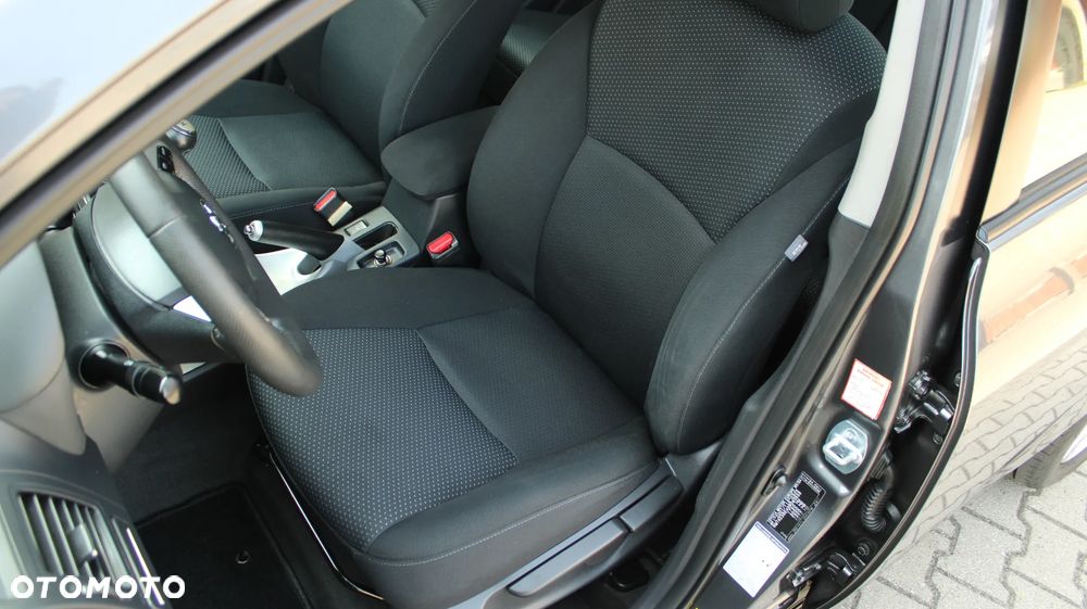 Toyota Auris 1.6 Executive - 28