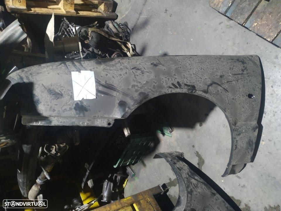 GUARDA-LAMAS FRENTE ESQUERDO FIAT CROMA 154 - 1
