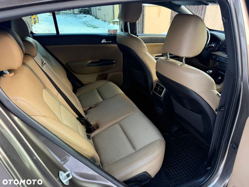 Kia Sportage 1.7 CRDI Business Line L 2WD - 9