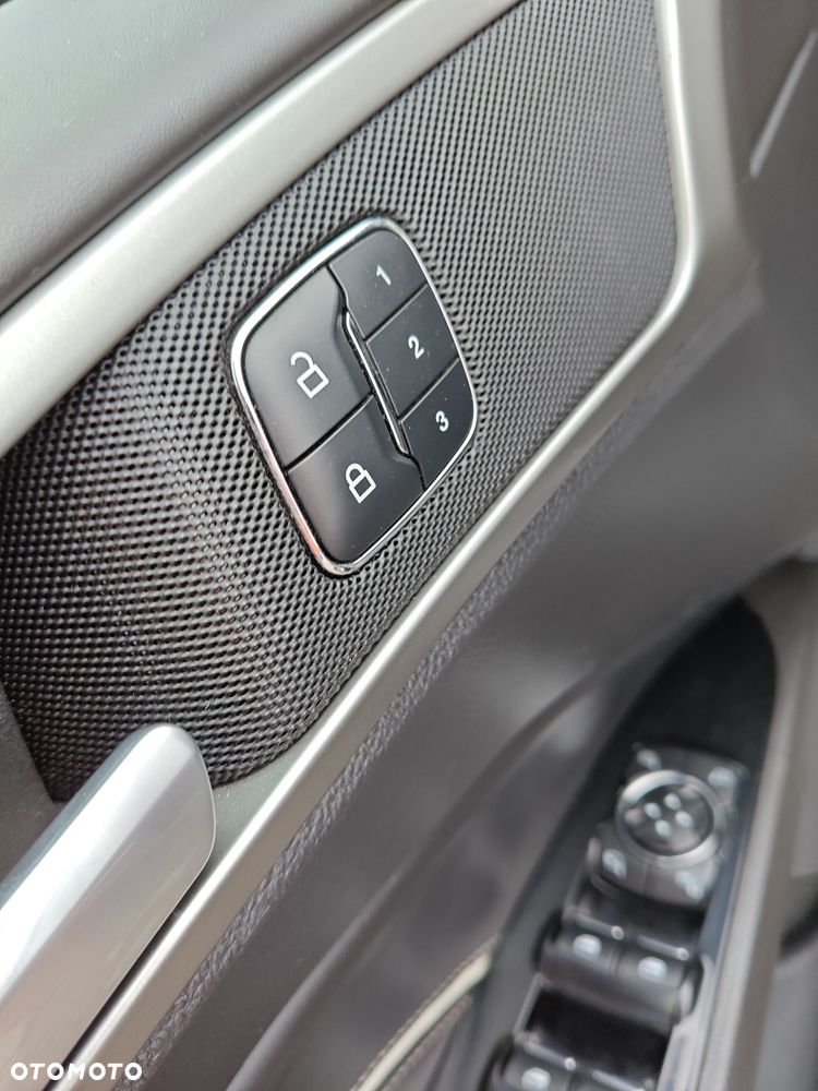 Ford Mondeo 2.0 EcoBoost STart-Stopp Autom Vignale - 17