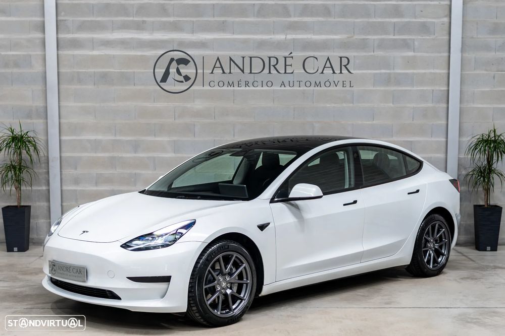 Tesla Model 3 Standard Range Plus RWD - 1