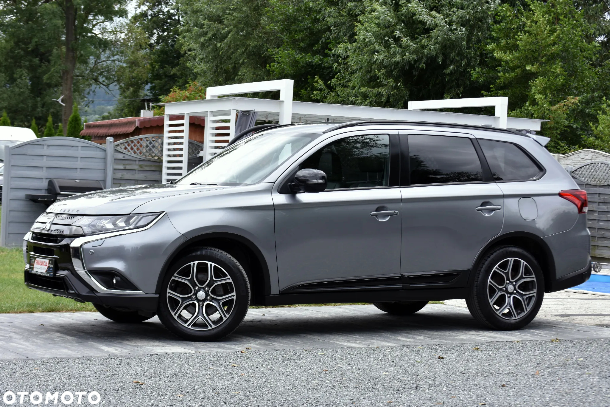 Mitsubishi Outlander 2.0 4WD CVT Diamant Edition+ - 2