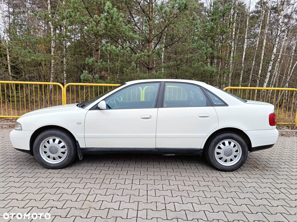 Audi A4 Limousine - 3