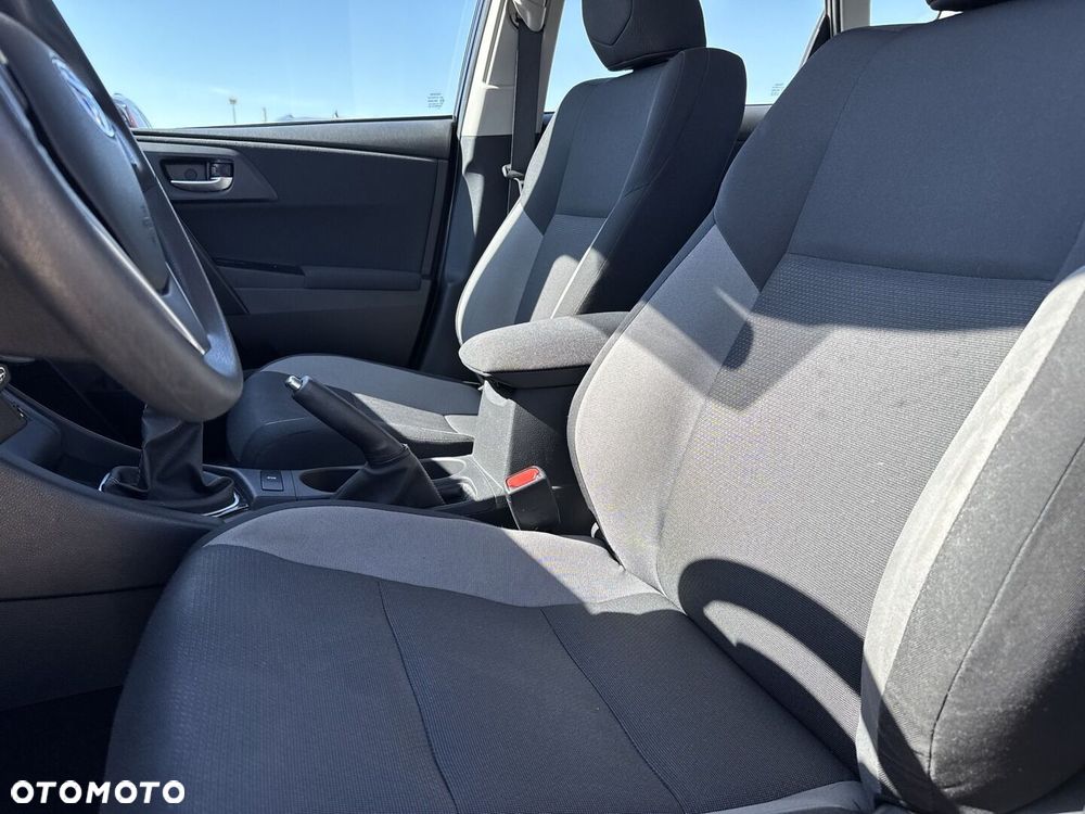 Toyota Auris - 16