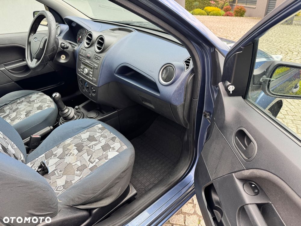 Ford Fiesta - 28