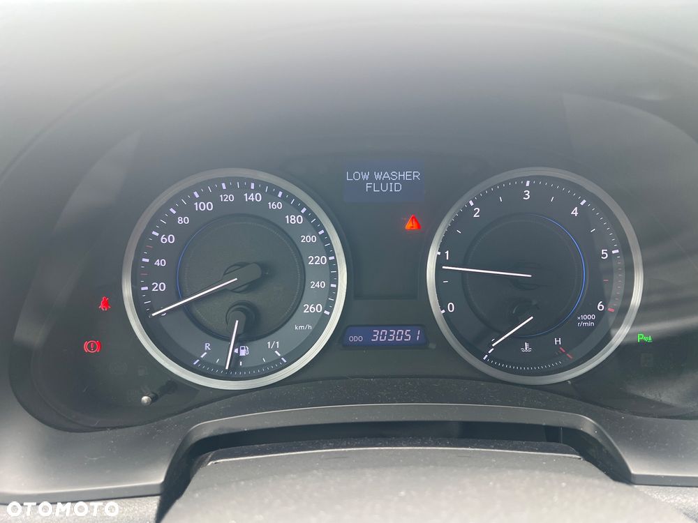 Lexus IS 200 D Prestige - 10
