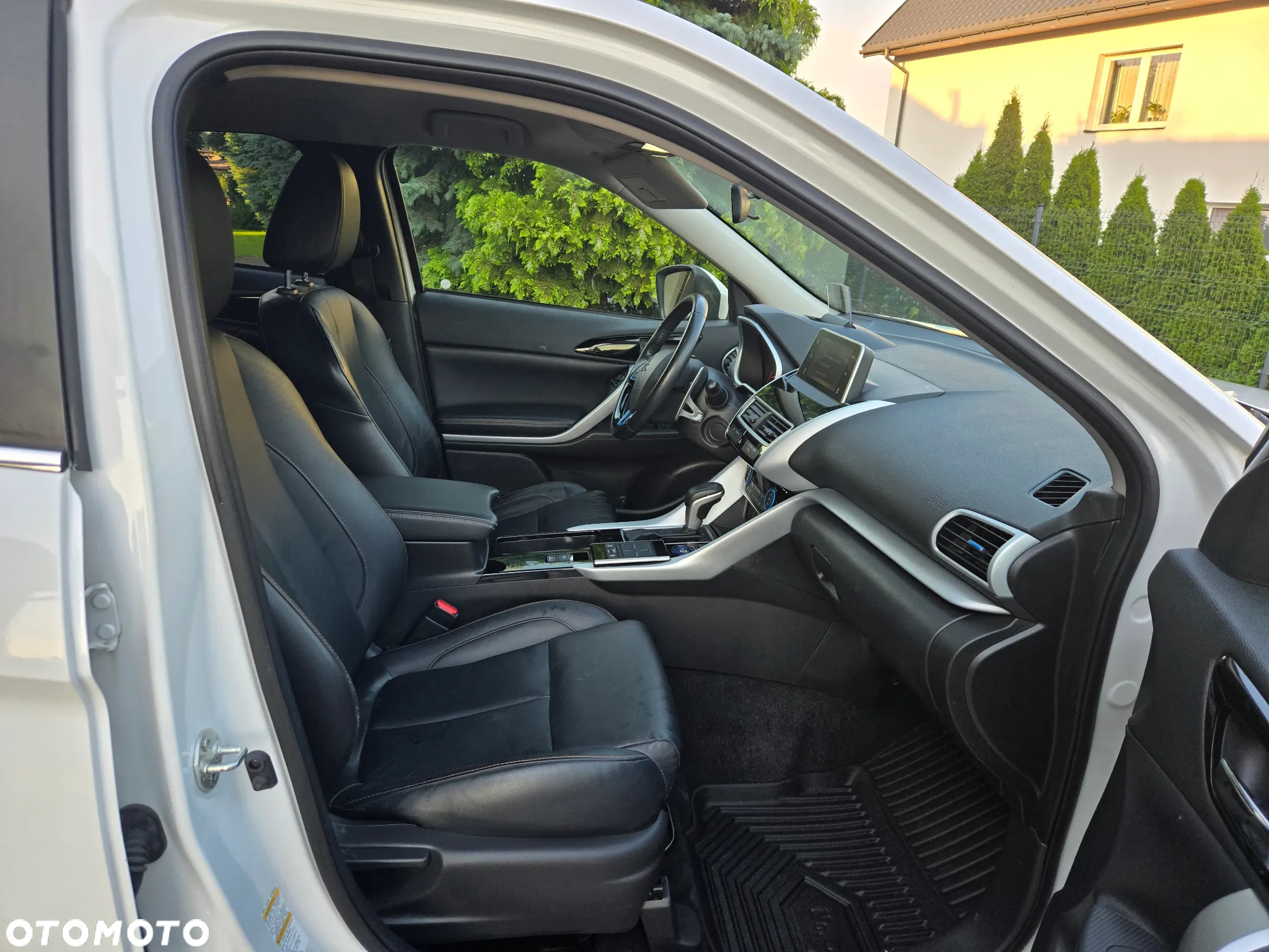 Mitsubishi Eclipse Cross 1.5 T GPF Intense Pro CVT 4WD - 13