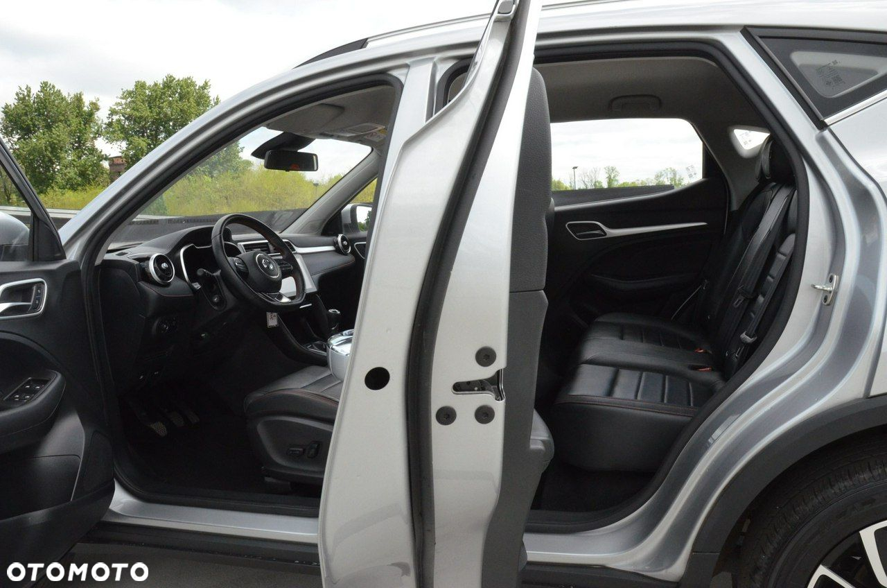 MG ZS - 37