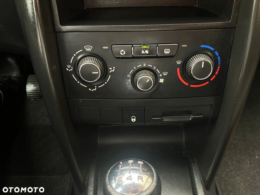 Peugeot 207 1.4 Active - 22