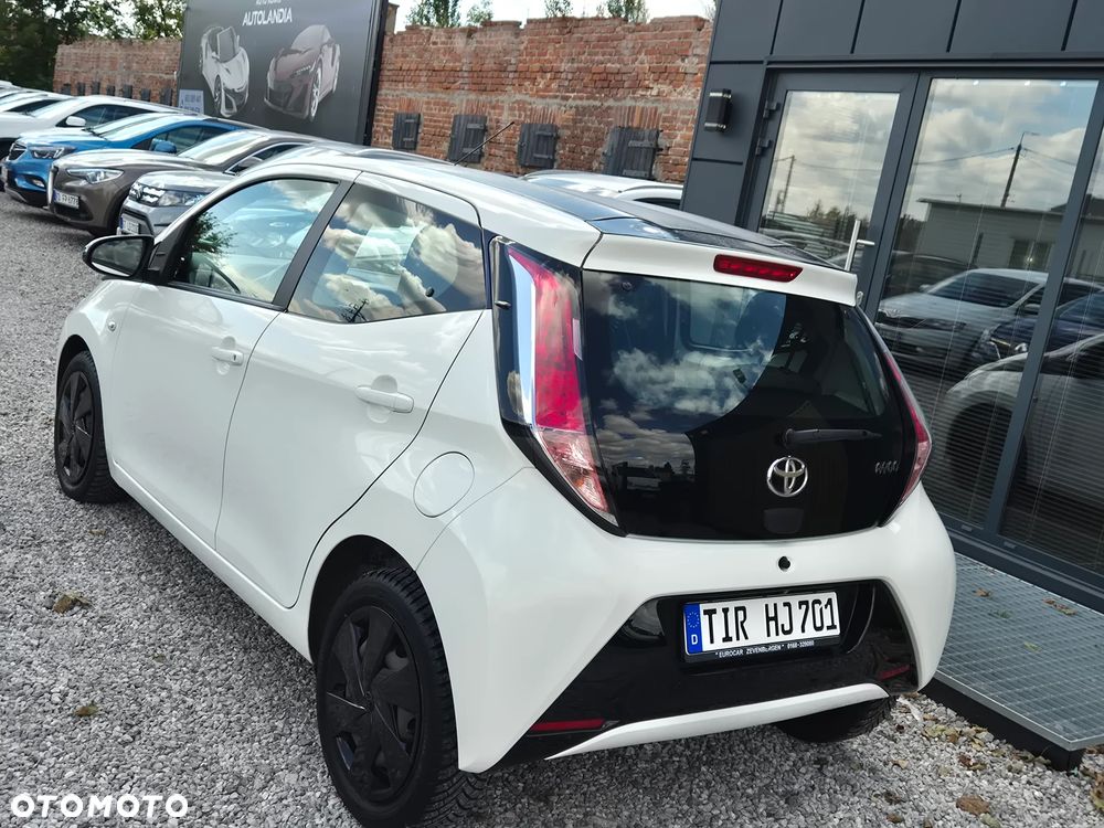 Toyota Aygo x-play Eco - 11