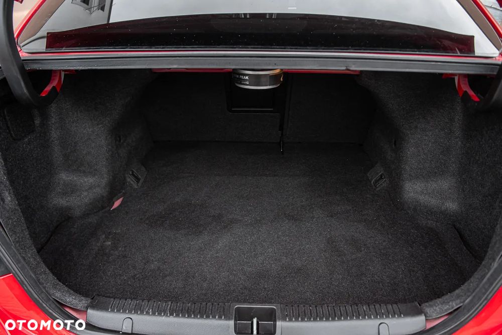 Suzuki Kizashi 2.4 Sport - 23