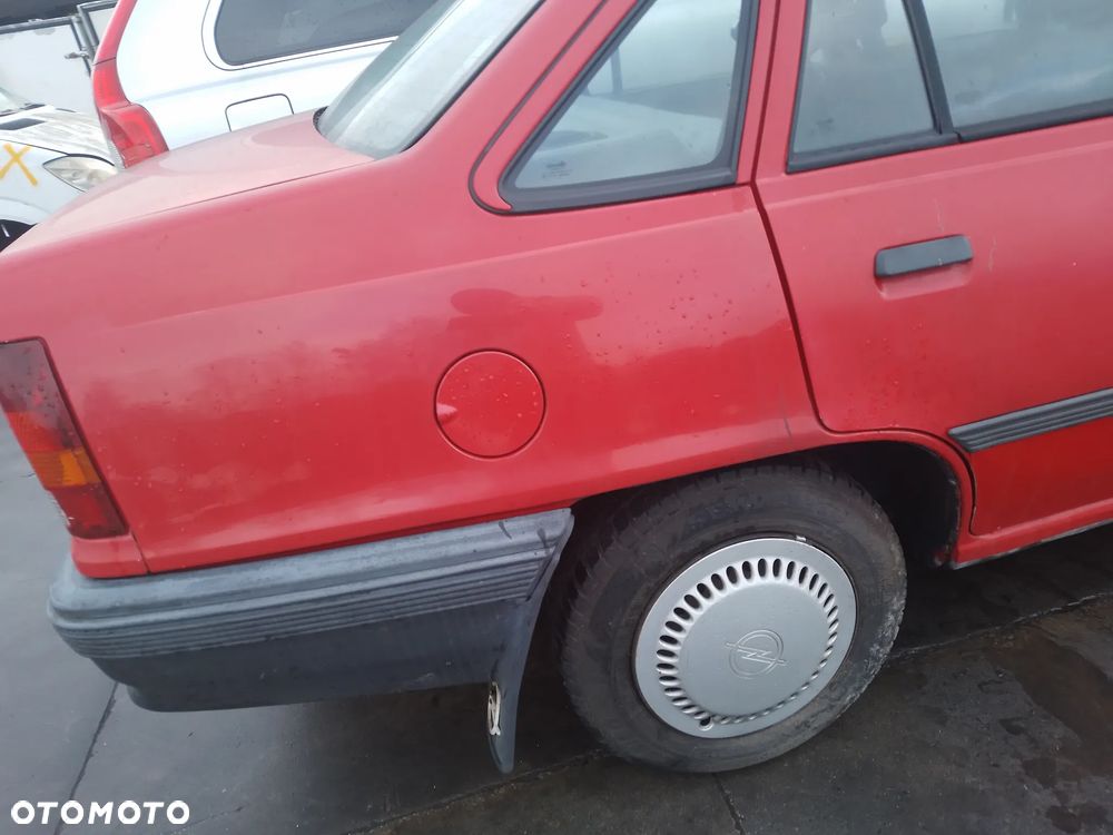 OPEL KADETT E SEDAN  84-89    ZDERZAK PRZÓD PRZEDNI     E 535 - 10