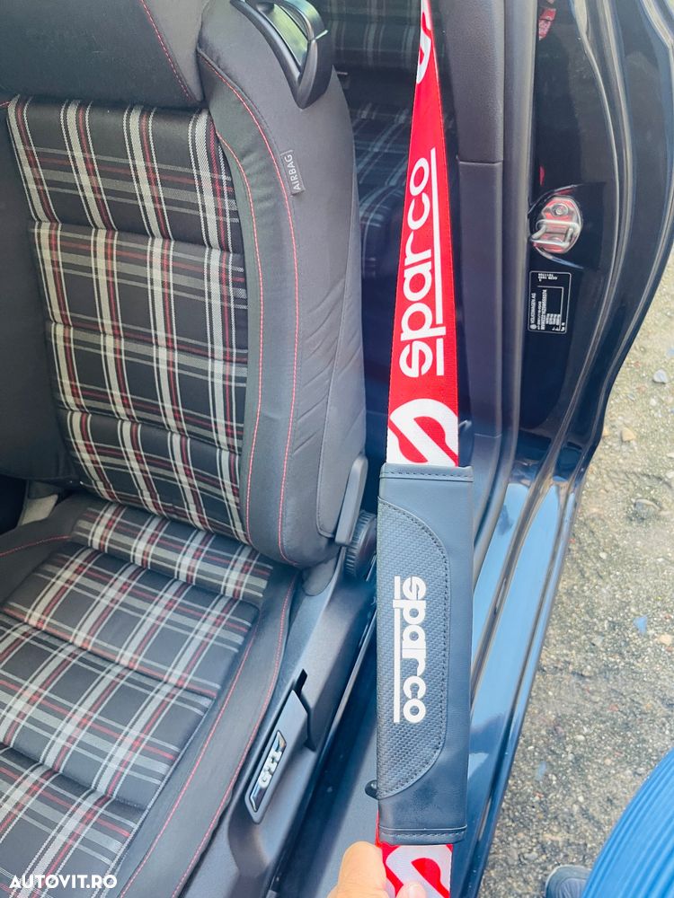 Volkswagen Golf 2.0 R - 13