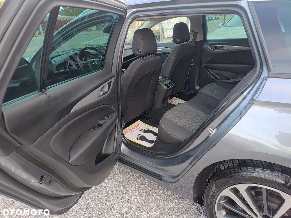 Opel Insignia - 25