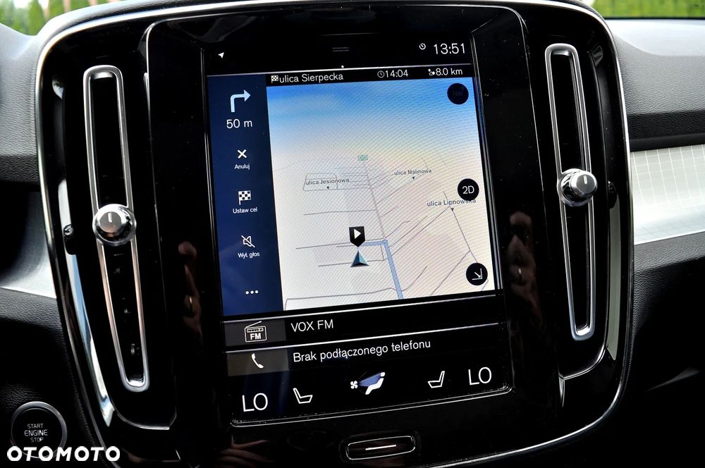Volvo XC 40 T3 Momentum Pro - 24