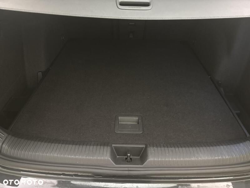 Volkswagen Golf - 22