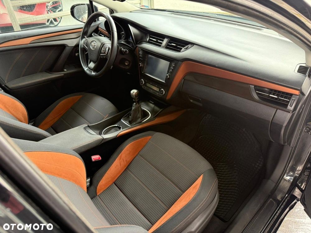 Toyota Avensis 2.0 D-4D Prestige - 15