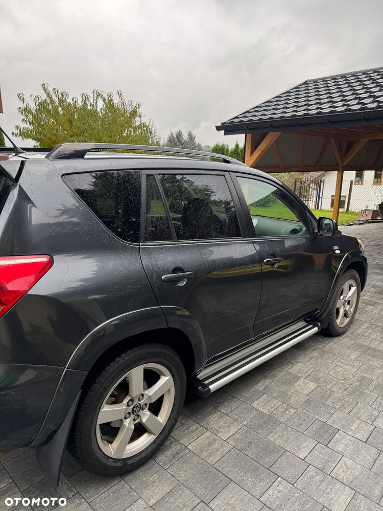 Toyota RAV4 - 5