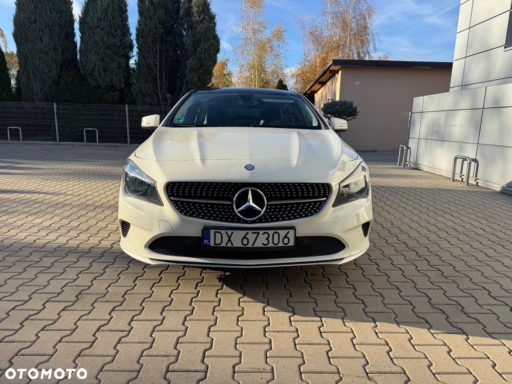 Mercedes-Benz CLA Shooting Brake 200 AMG Line - 1
