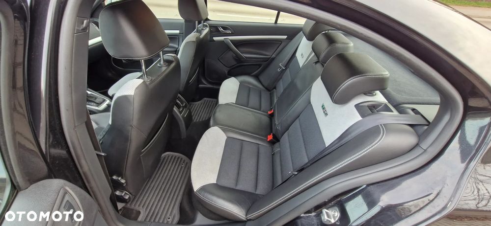 Skoda Octavia 2.0 TDI DPF DSG RS - 10