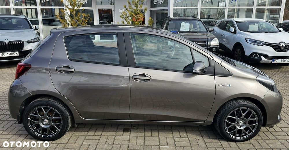 Toyota Yaris Hybrid 100 Business Edition - 6