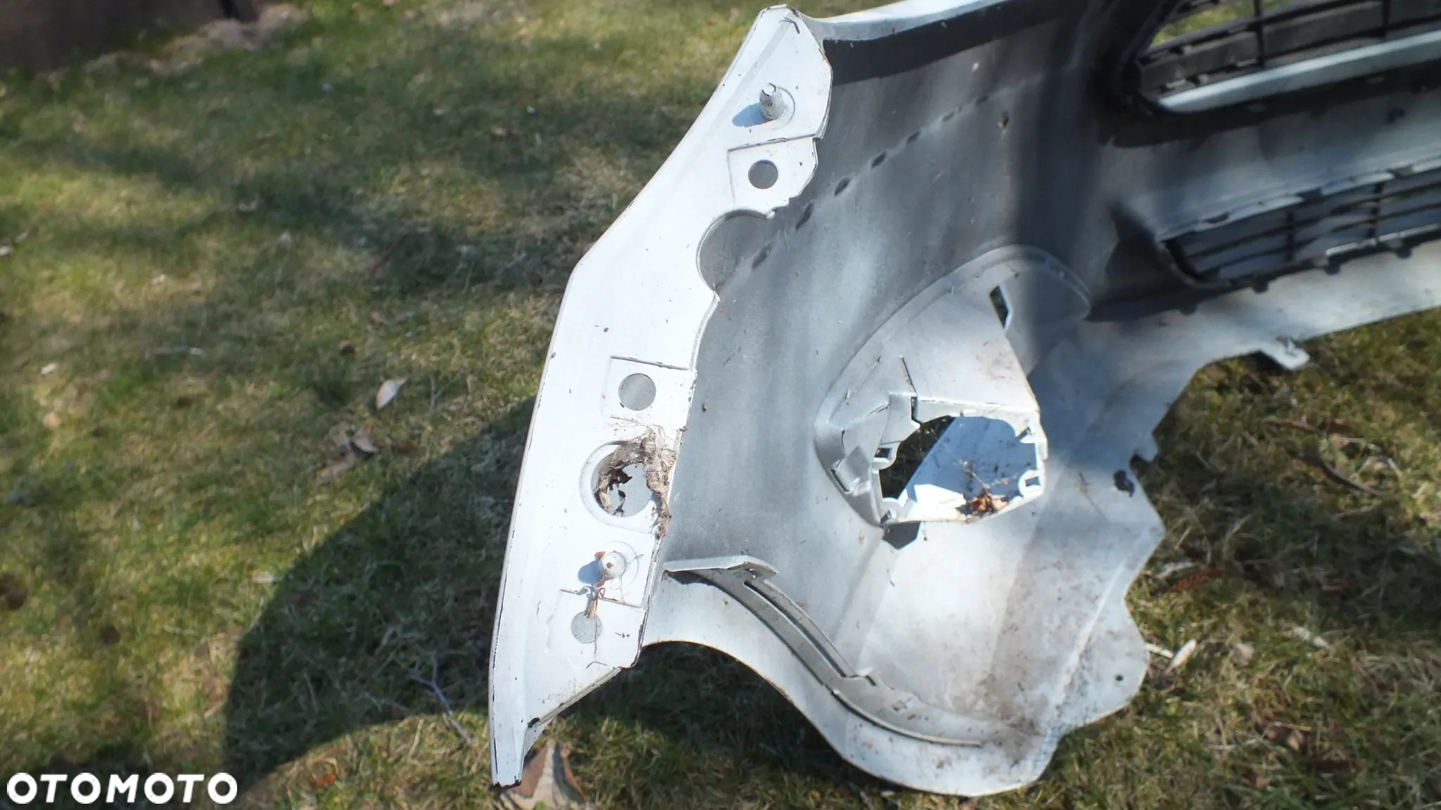 Zderzak przedni Ford Fiesta MK7 Lift - 6