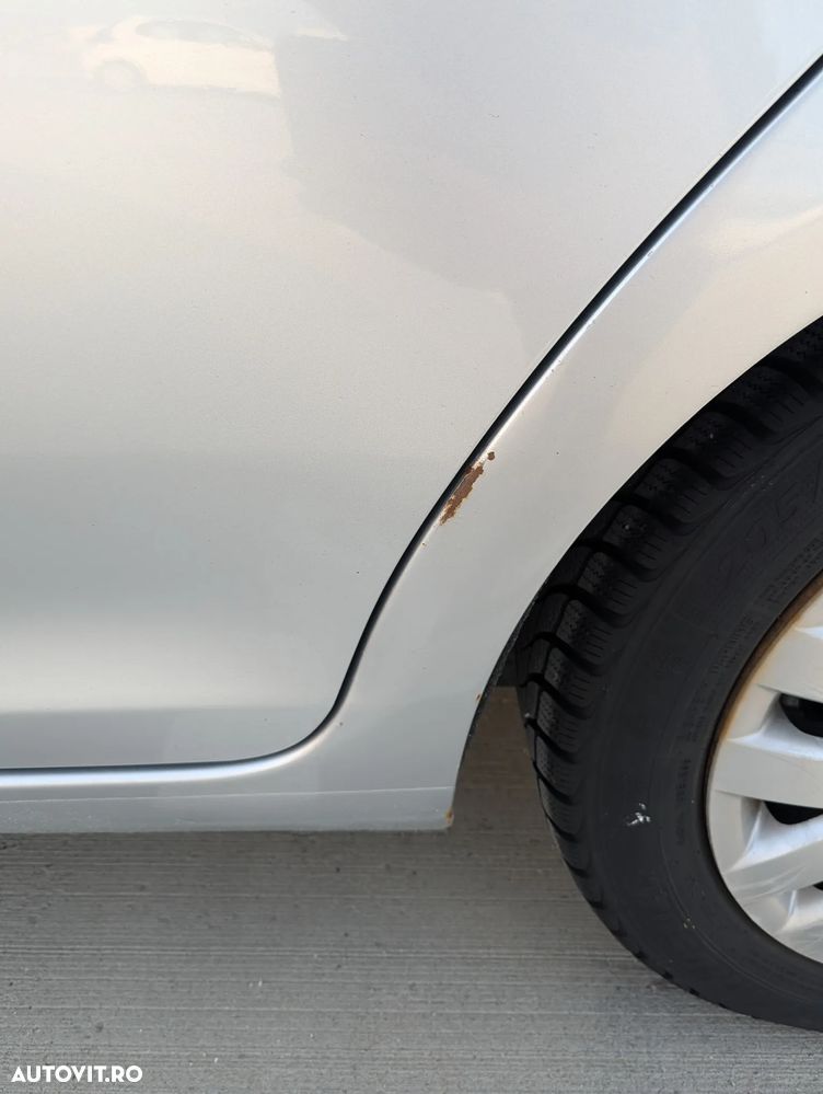 Volkswagen Golf 1.6 TDI DPF Trendline - 14