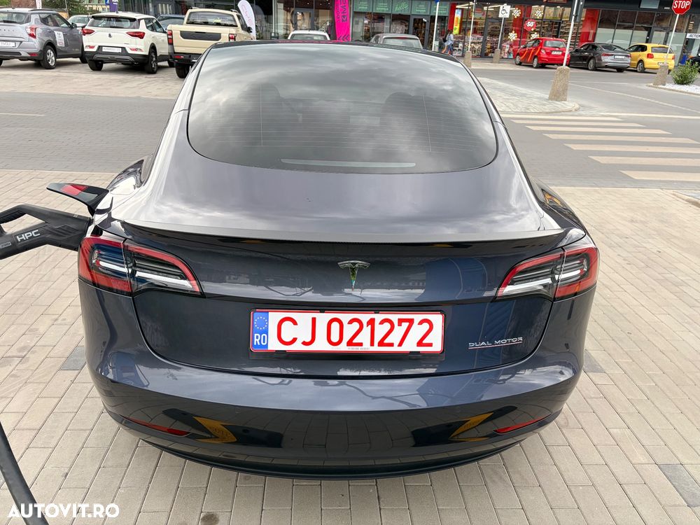 Tesla Model 3 - 9