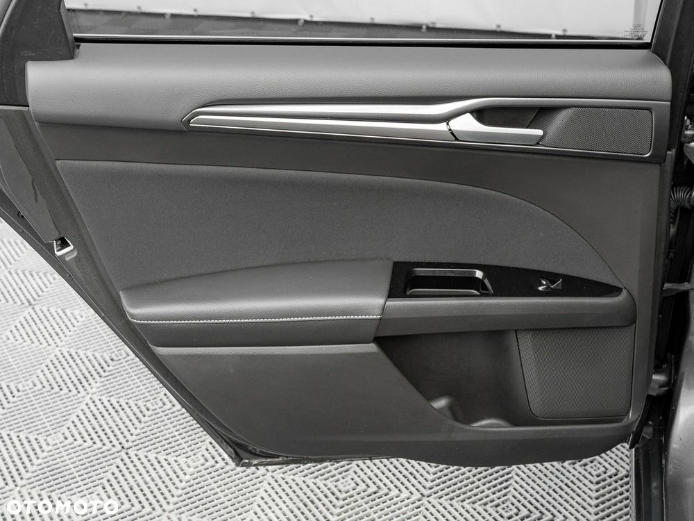 Ford Mondeo - 23