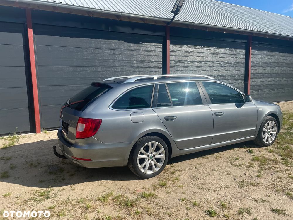 Skoda Superb 2.0 TDI Family DSG - 3