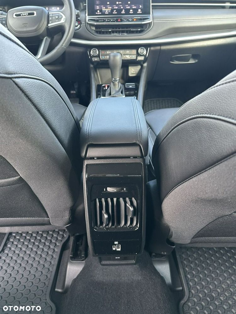 Jeep Compass - 26