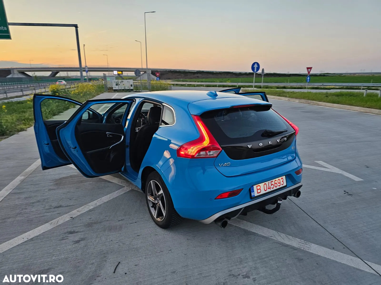 Volvo V40 D4 VEA R-Design - 6