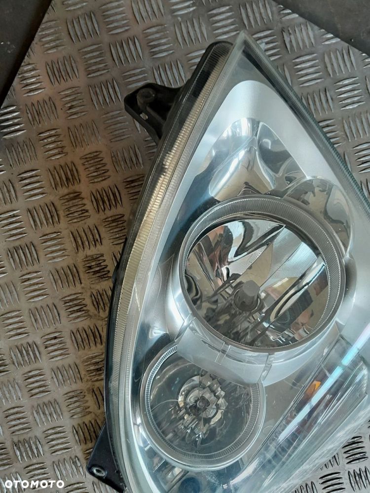 REFLEKTOR PRAWY LAMPA PRAWA IVECO DAILY 11-14 IVECO OE 5801375415 - 2