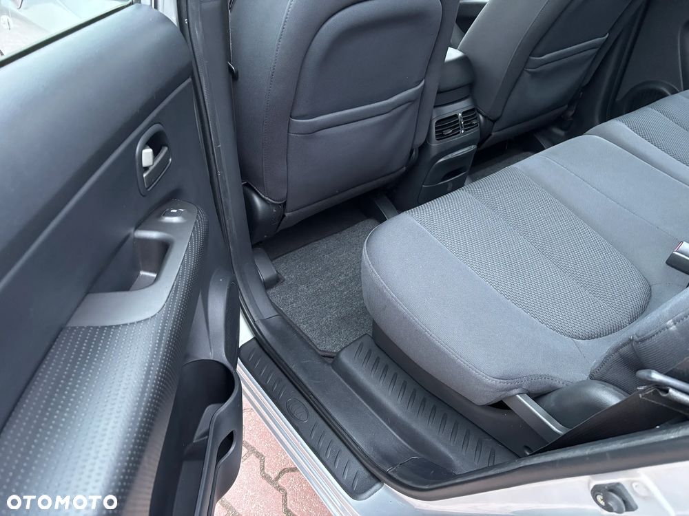 Kia Carens CRDi DPF EX - 23