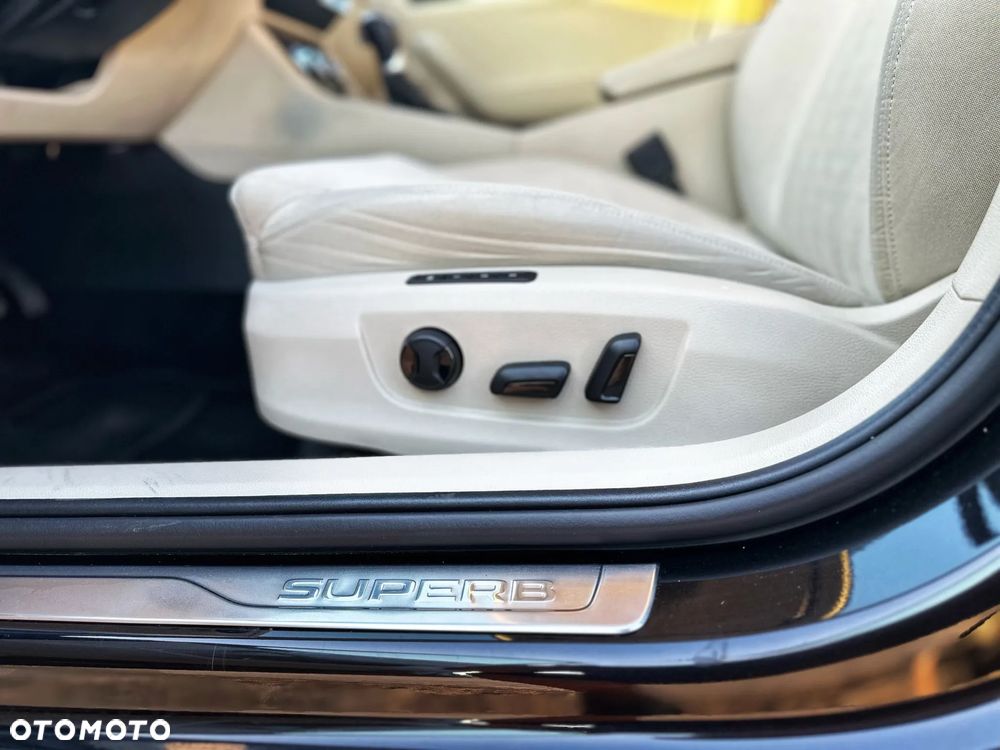 Skoda Superb 2.0 TDI SCR Style DSG - 5