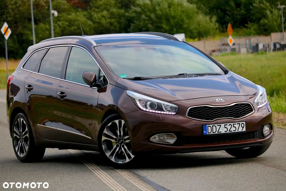 Kia Ceed 1.6 CRDi 128 Fifa World Cup Edition - 11
