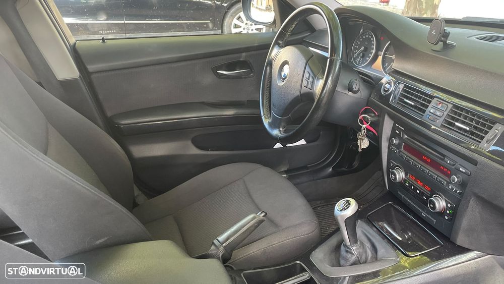 BMW 318 d - 8