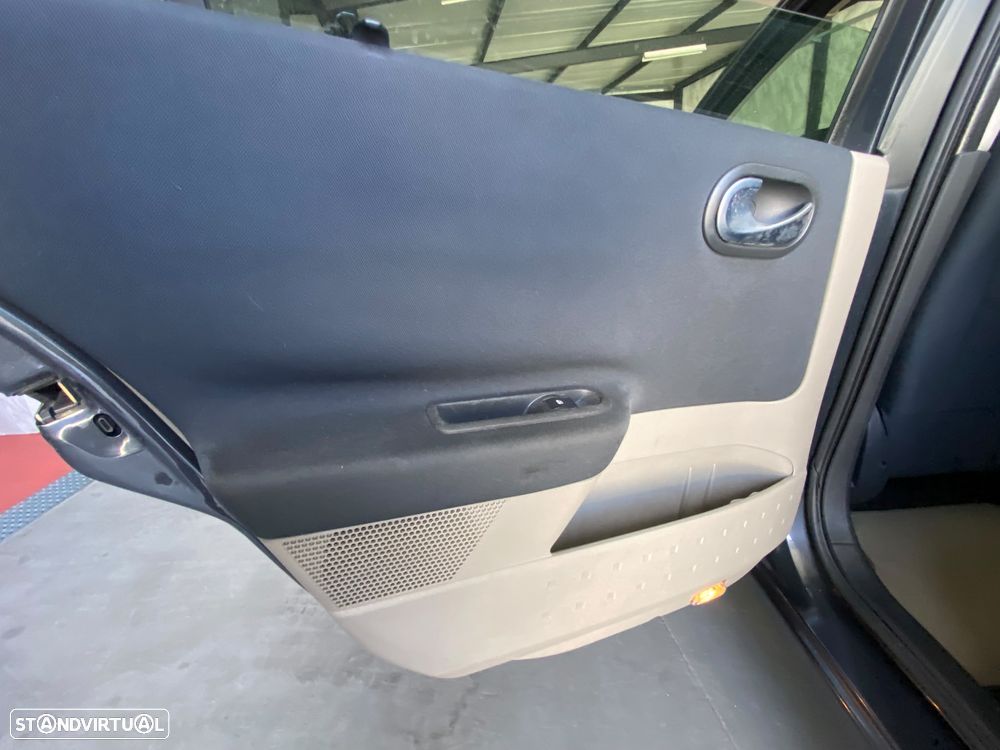 Renault Mégane Break 1.5 dCi Dynamique - 15