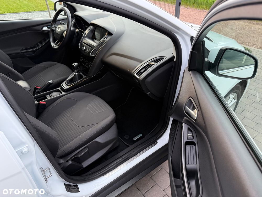 Ford Focus - 26