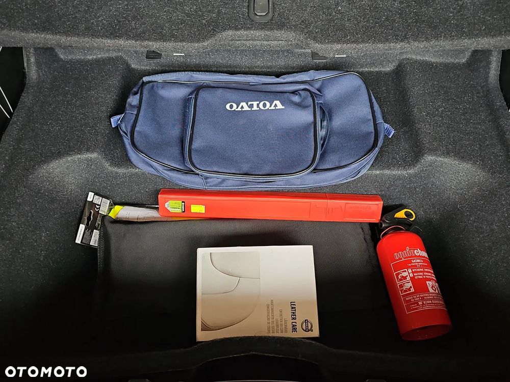 Volvo XC 40 T4 AWD Momentum Pro - 23