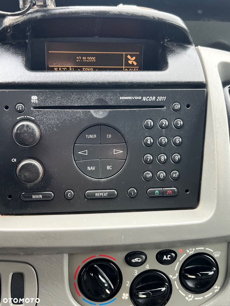 Opel Vivaro - 12
