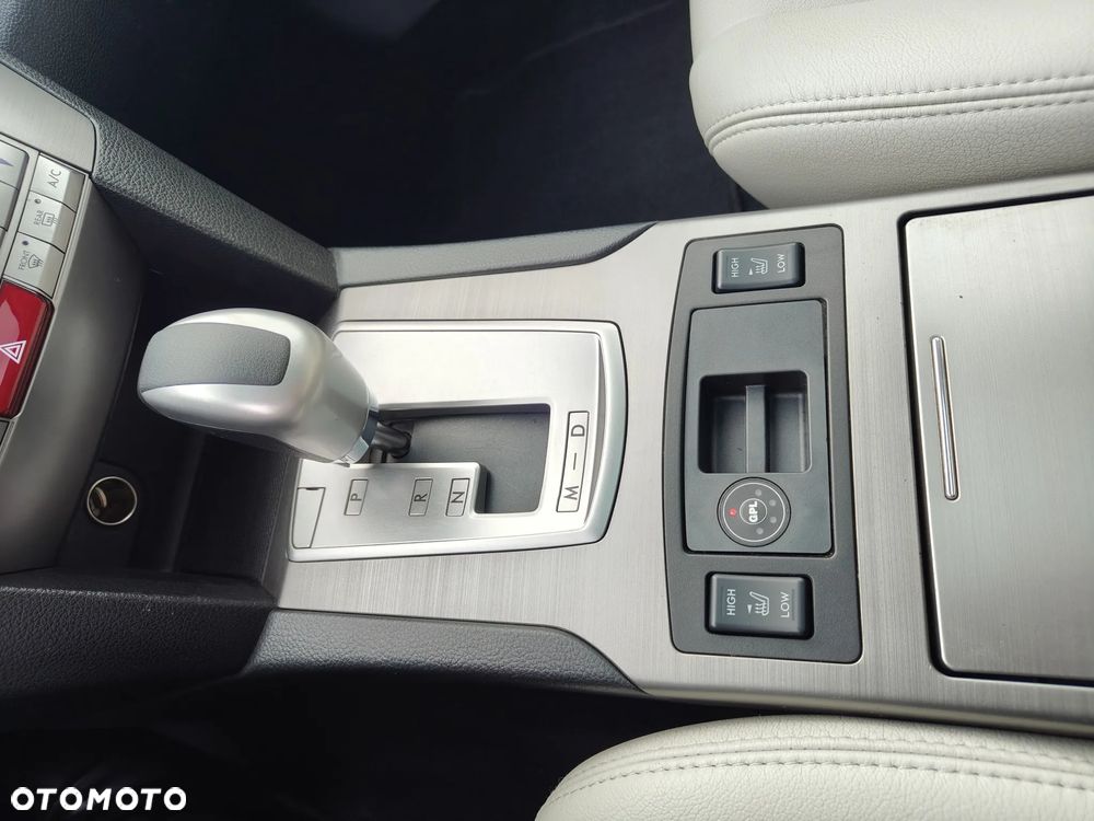 Subaru Outback 2.5i Lineartronic Trend - 18