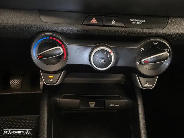 Kia Stonic 1.0 T-GDI Wave - 12