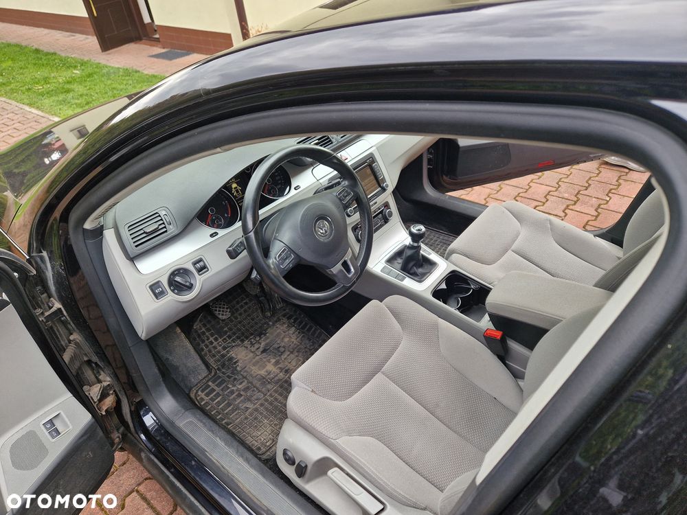 Volkswagen Passat 2.0 TDI Comfortline - 5